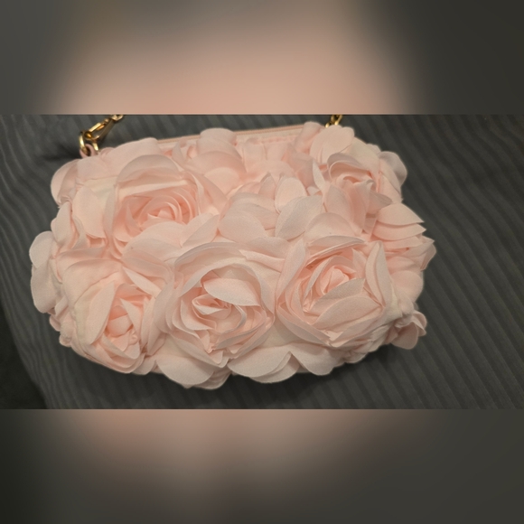 Soft Pink Floral Women's Clutch Shoulder purse - Picture 5 of 9